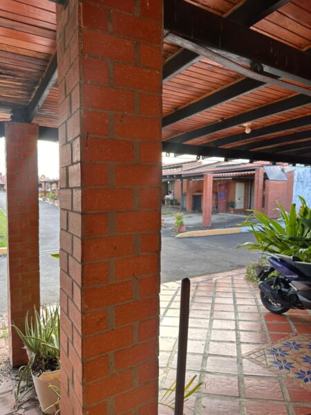 Casa bifamiliar a la venta